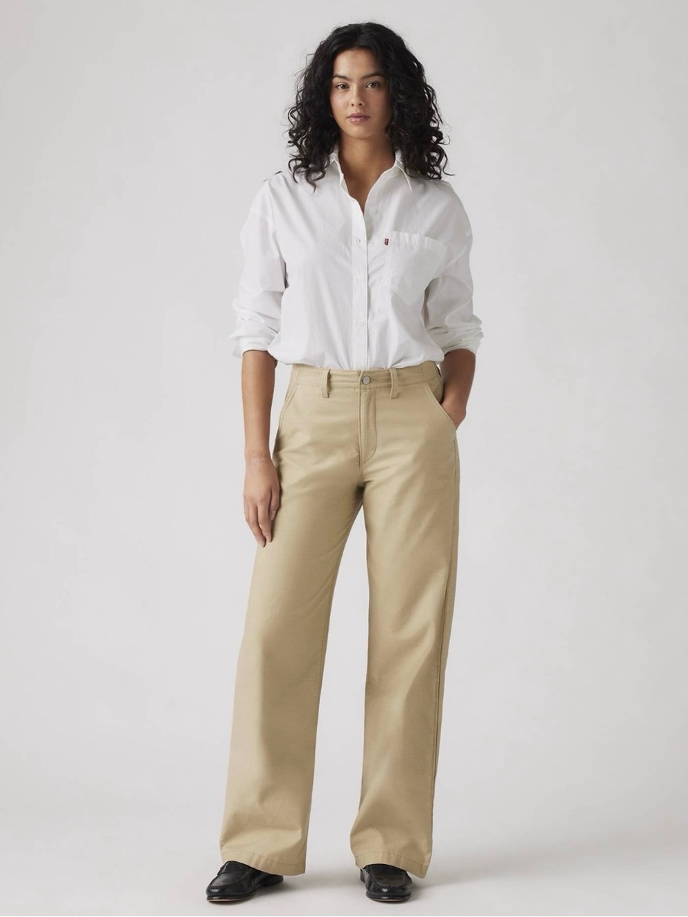 New. Levi’s 90s Straight Women's
Pants Khaki